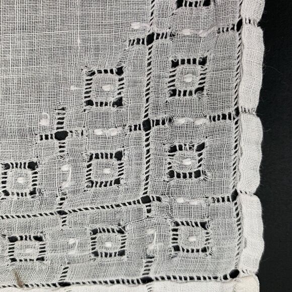 Drawnwork Pulled Thread White Handkerchief Cottage Core Granny Wedding Bride Vtg - Picture 2 of 3
